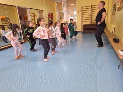 Народни танци 1